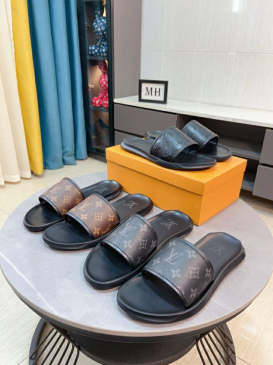 Picture of Louis Vuitton Slippers _SKULVsz38-44h09091532